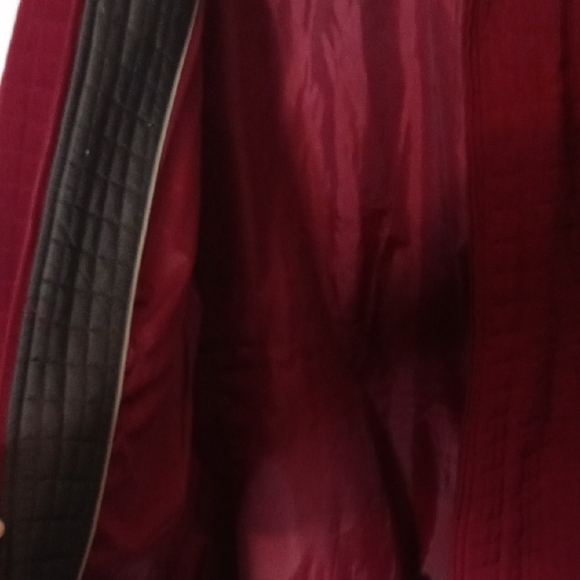 Gallery Red Jacket - Picture 6 of 7